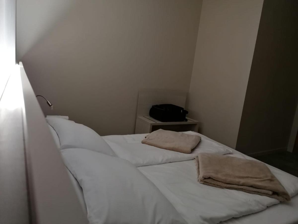 Hotel Europa Dossobuono Bagian luar foto