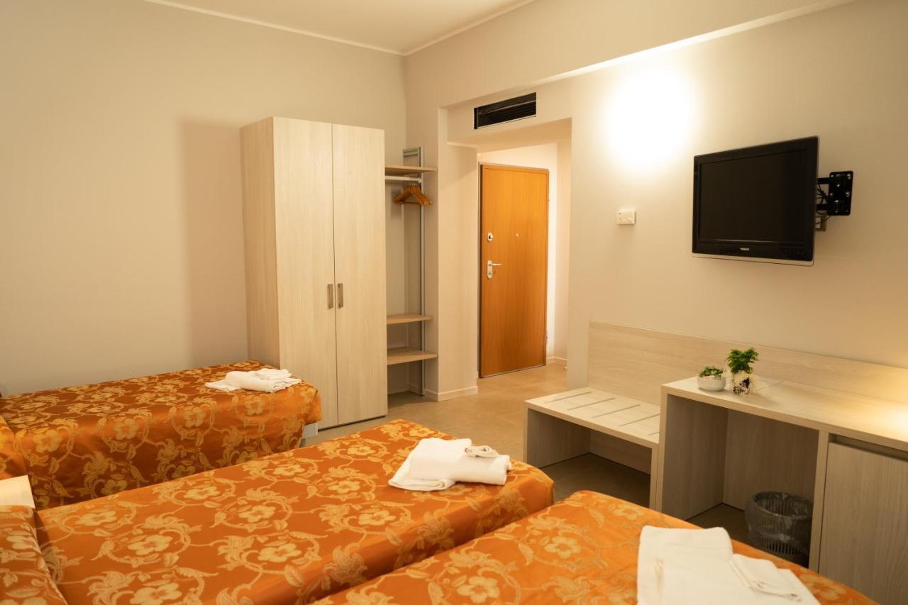 Hotel Europa Dossobuono Bagian luar foto