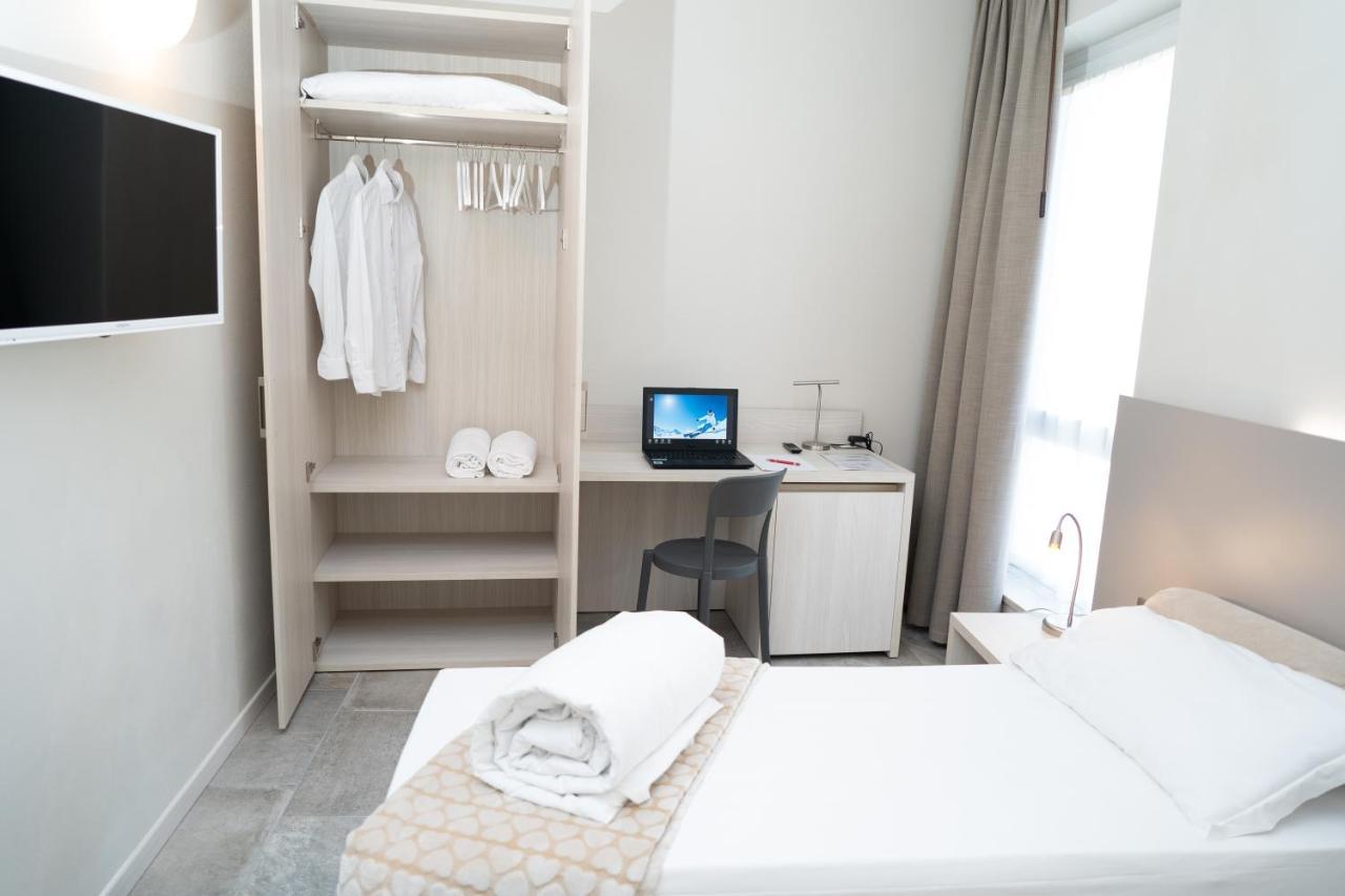 Hotel Europa Dossobuono Bagian luar foto