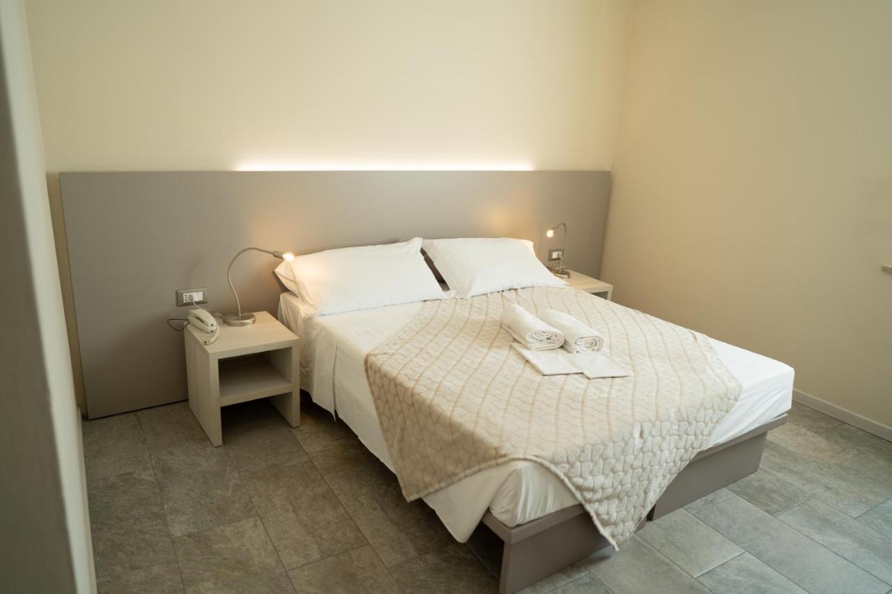 Hotel Europa Dossobuono Bagian luar foto