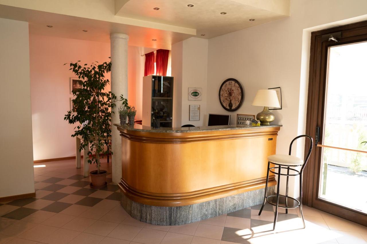 Hotel Europa Dossobuono Bagian luar foto