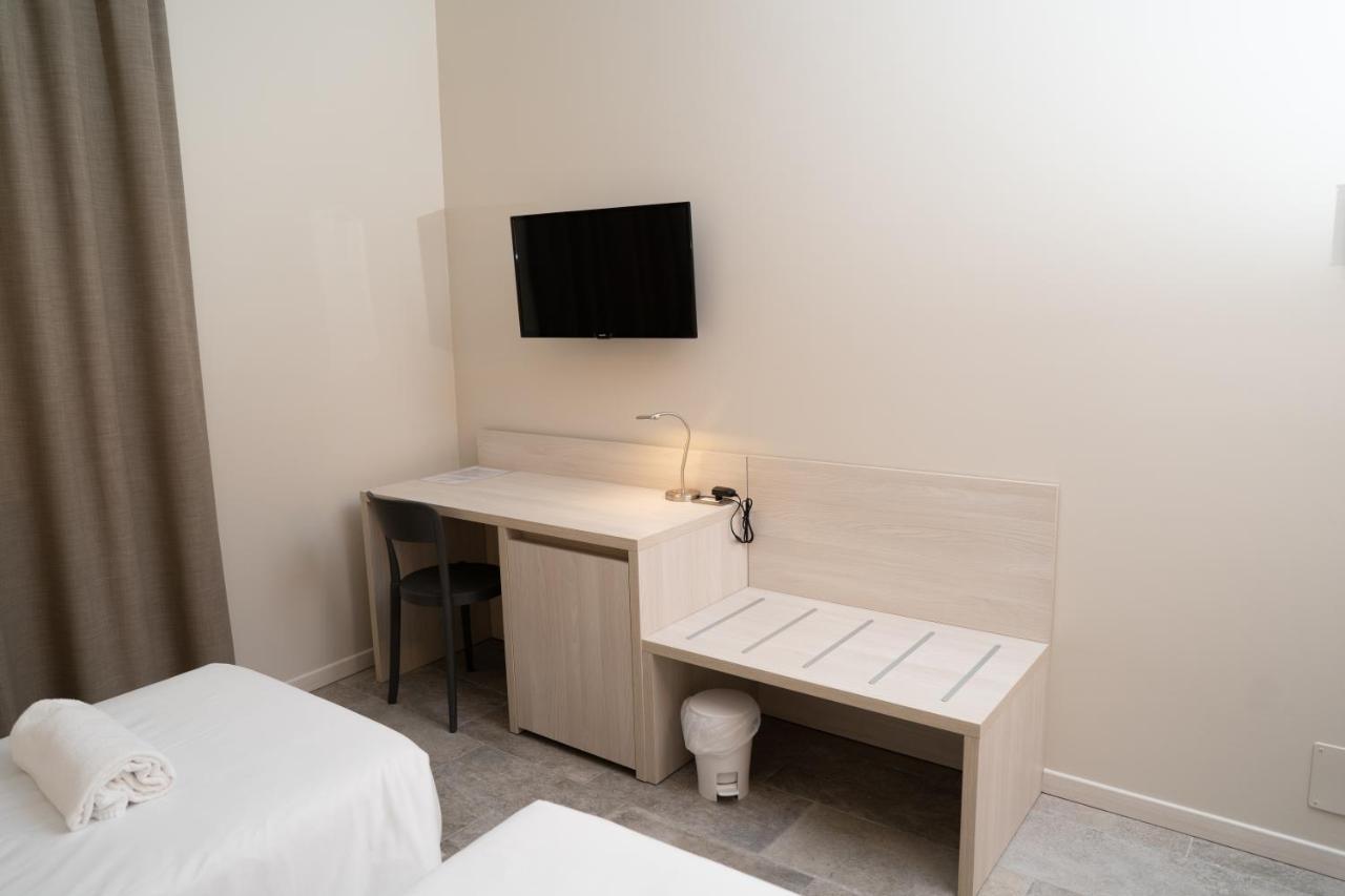 Hotel Europa Dossobuono Bagian luar foto