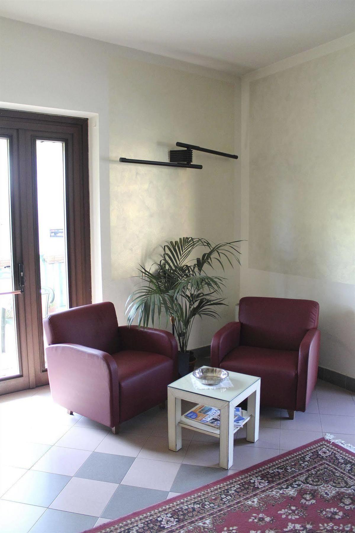 Hotel Europa Dossobuono Bagian luar foto